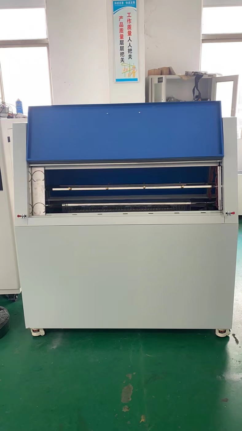 紫外線老化試驗(yàn)箱示意圖